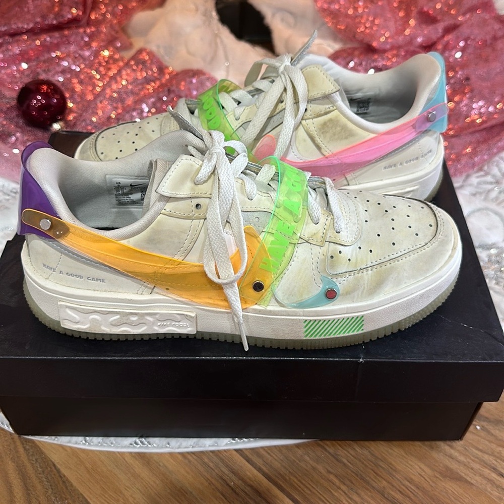 NIKE fontankas size 9